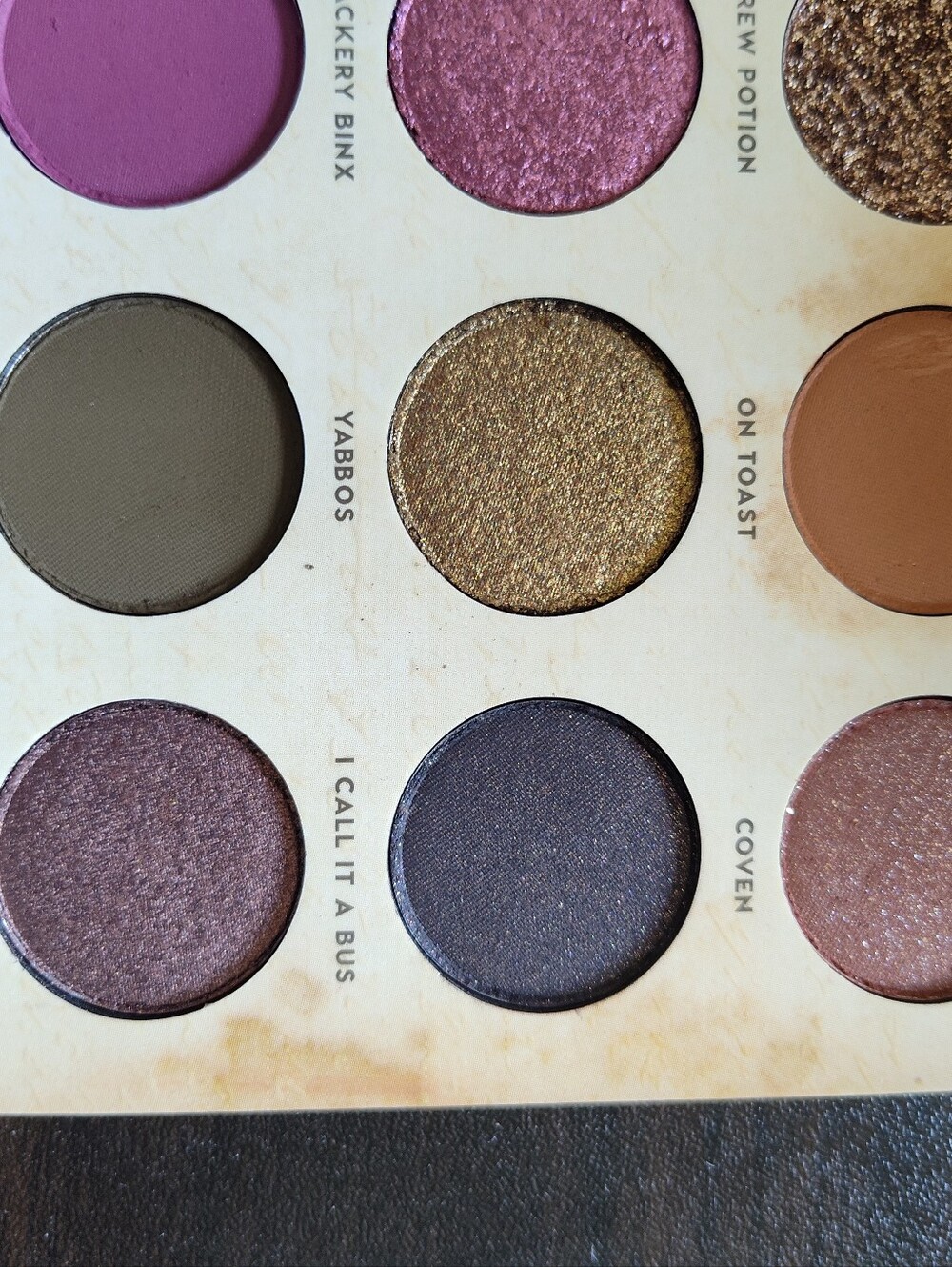 Hocus Pocus Gather Round Sisters eyeshadow pressed powder palette Disney collab - Picture 9 of 9